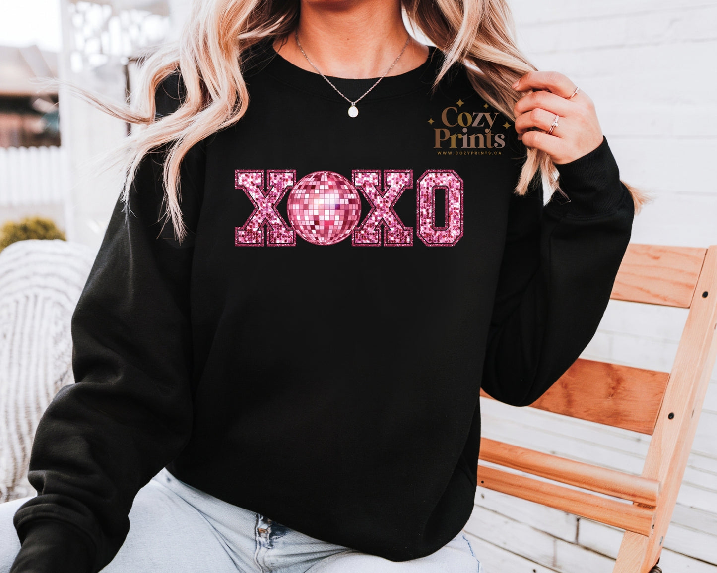 XOXO Sparkly Print | Unisex Sweatshirt